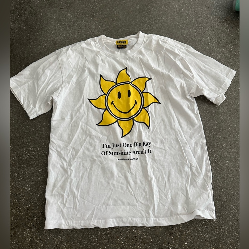 Chinatown Market Smile tee size large